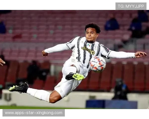 尤文中场节奏掌控后给出长传助攻 尤文中场节奏掌控后给出长传助攻