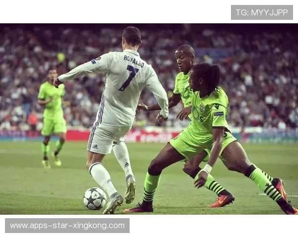 皇马中场快速换位带来连环攻势 皇马中场快速换位带来连环攻势