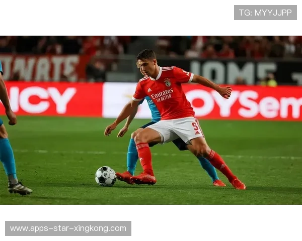 本菲卡奥尔斯内斯头球攻门再度建功,演绎超级比赛瞬间 本菲卡奥尔斯内斯头球攻门再度建功,演绎超级比赛瞬间